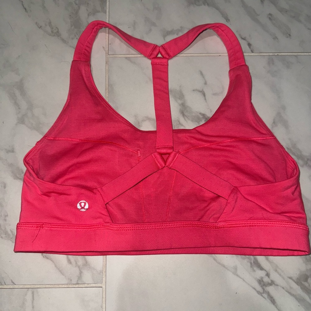 Lululemon women’s sports bra